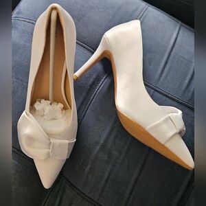 NWT White Satin Heels Size 8.5